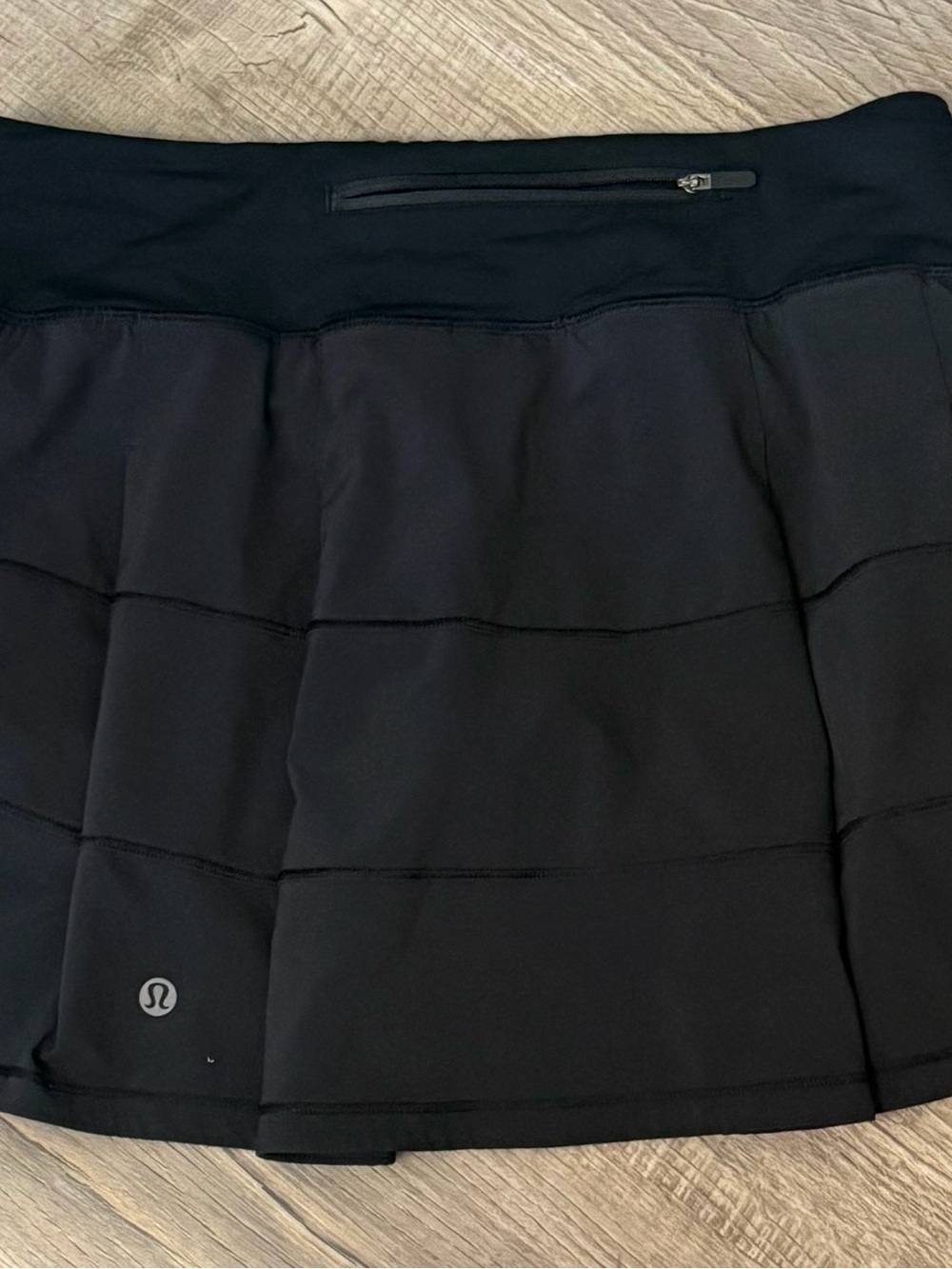 Lululemon Black Pace Rival Mid-Rise with Zippered Back Pocket Skort Size 6